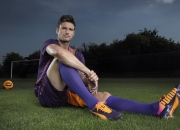 詹姆斯重返赛场，战术调整首场状态出色，皇家马德里观众沸腾！上演精彩一战