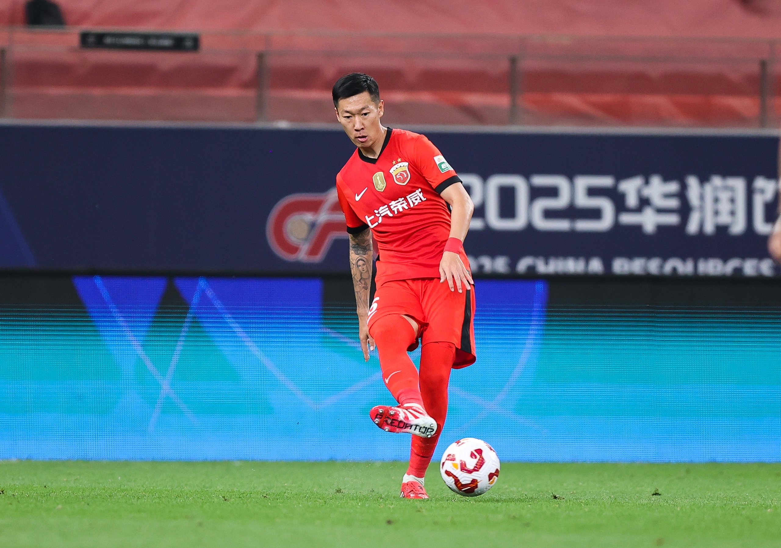 西甲常规赛对决在即！北京国安演练定位球，切尔西密集防守应对的简单介绍